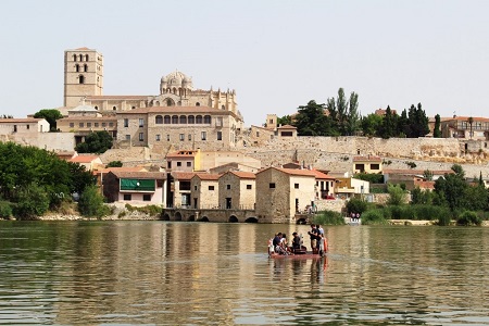 Barcaza